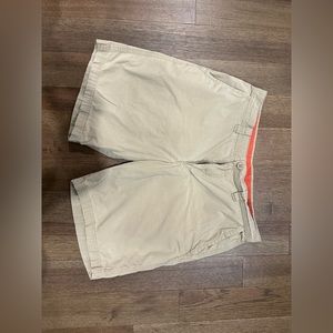 Columbia men’s khaki shorts size 34. 10” inseam